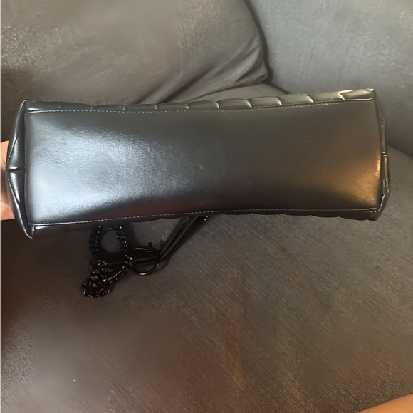 SAINT LAURENT Calfskin Quilted Monochrome Medium Loulou Chain Satchel Black - Picture 7 of 11